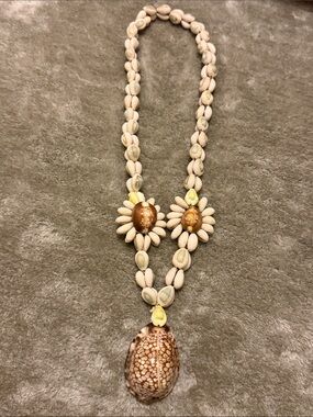 Vintage Hawaiian Handmade Cowrie Shell Lei Necklace Seashells Natural Hawaiian